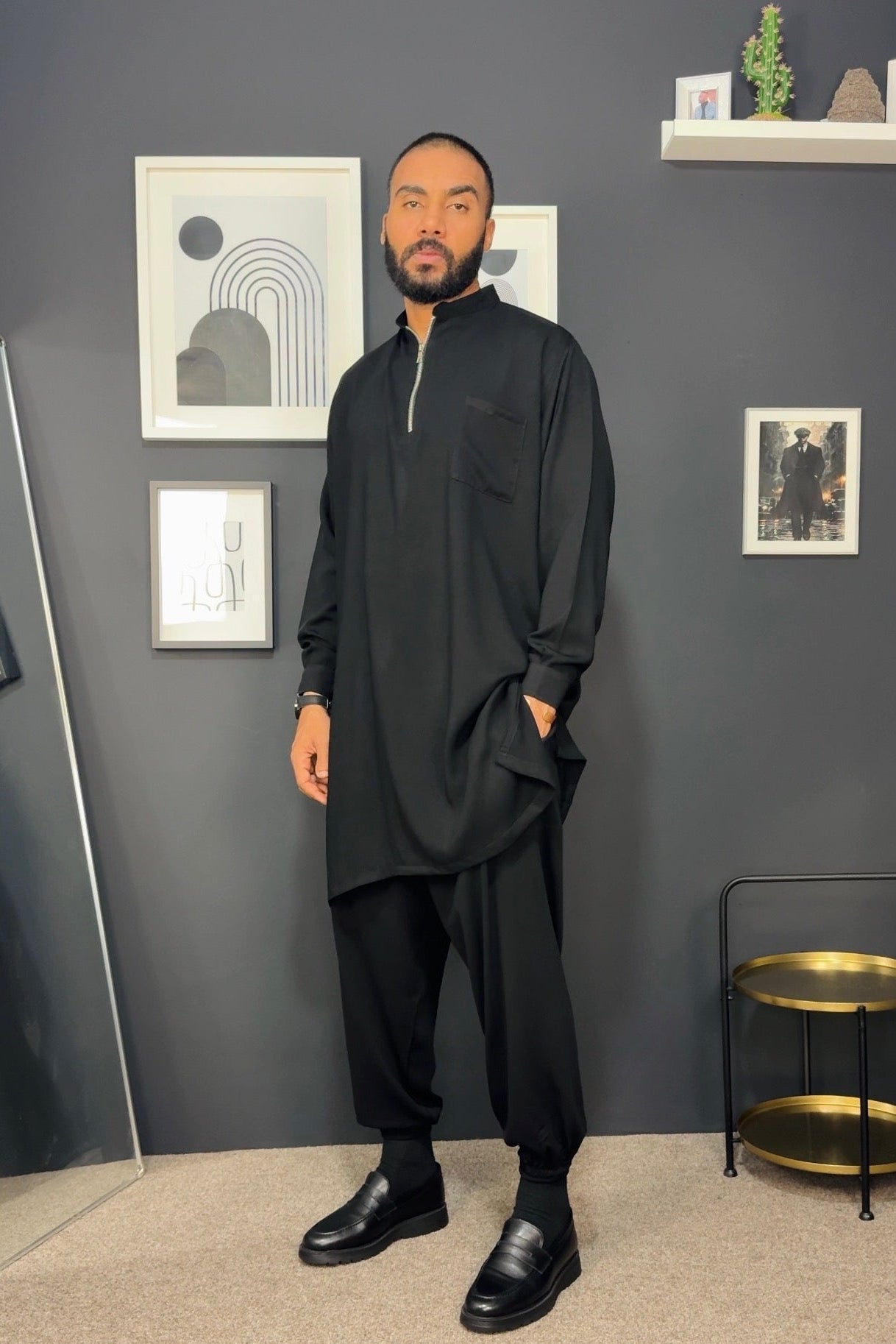 قميص رجالي تقليدي بلمسة واسعة – مريح للجسم