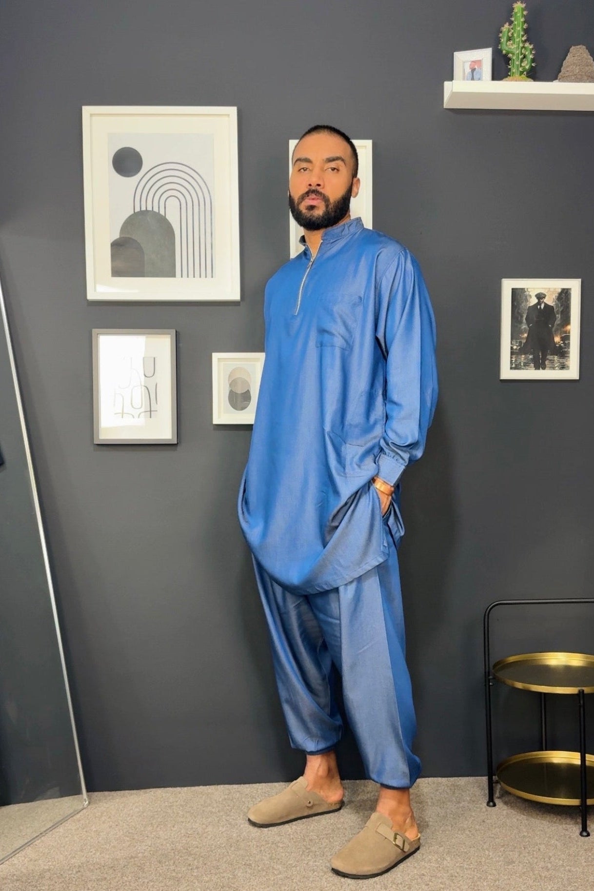 قميص رجالي تقليدي بلمسة واسعة – مريح للجسم 